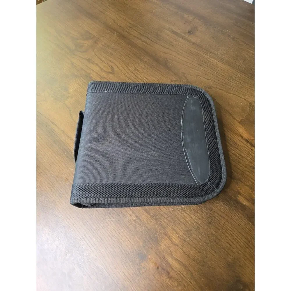 Vintage CD/DVD Nylon carrying case holder with‎ strap-holds 32 CD's